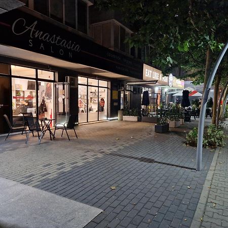 Studio Modern. Bucureşti Exterior foto